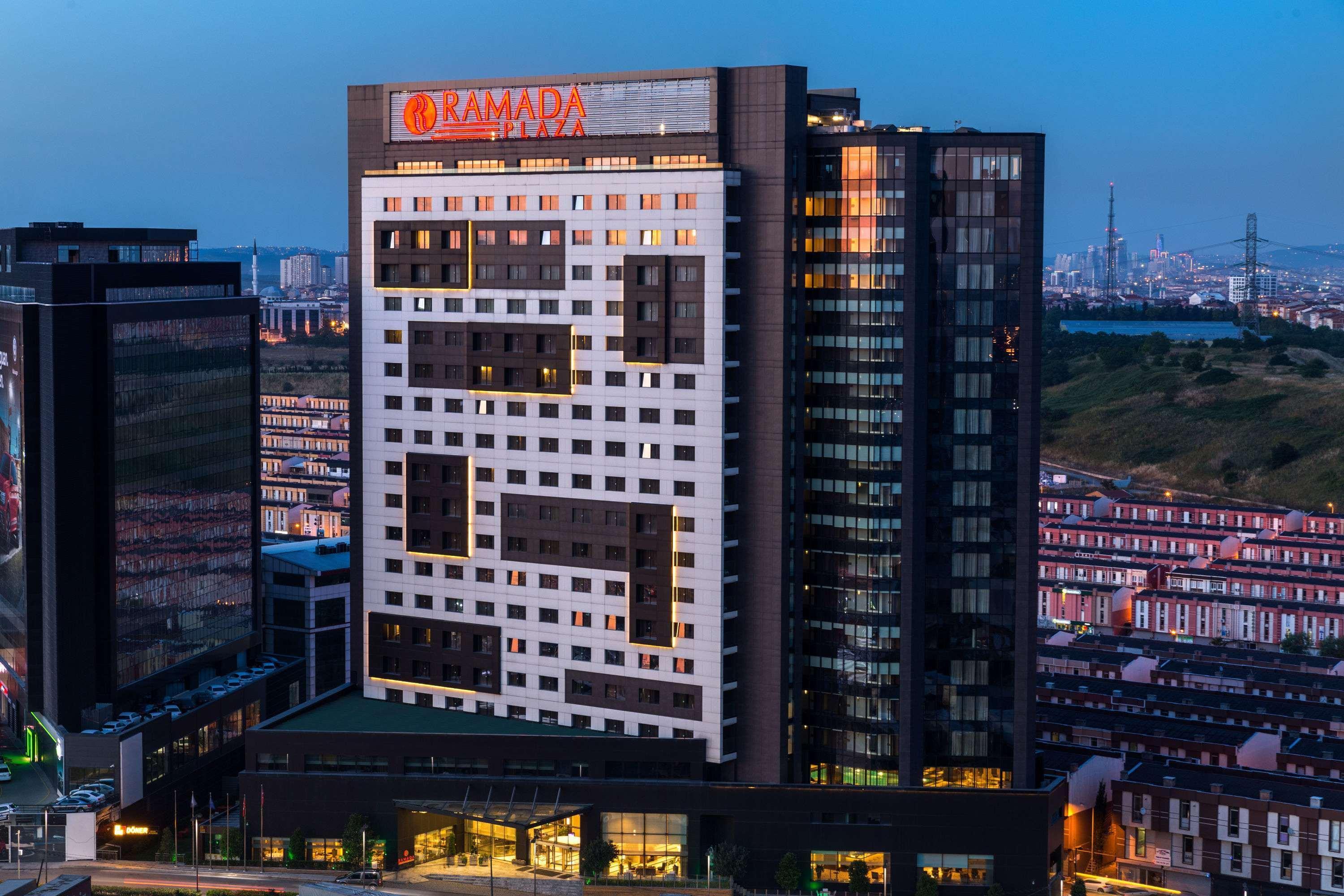 Ramada Plaza By Wyndham Istanbul Tekstilkent Hotel Exterior foto